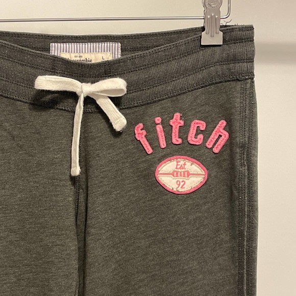 Abercrombie Kids Grey Sweatpants Size Large Pink Textured Logo on front Preowned - Picture 3 of 9
